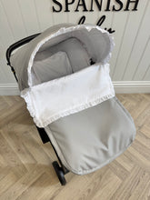 Load image into Gallery viewer, Plumeti FRILLED leatherette - Car Seat Set