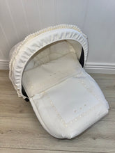 Load image into Gallery viewer, Carla Cream Leatherette Car Seat Set GROUP0