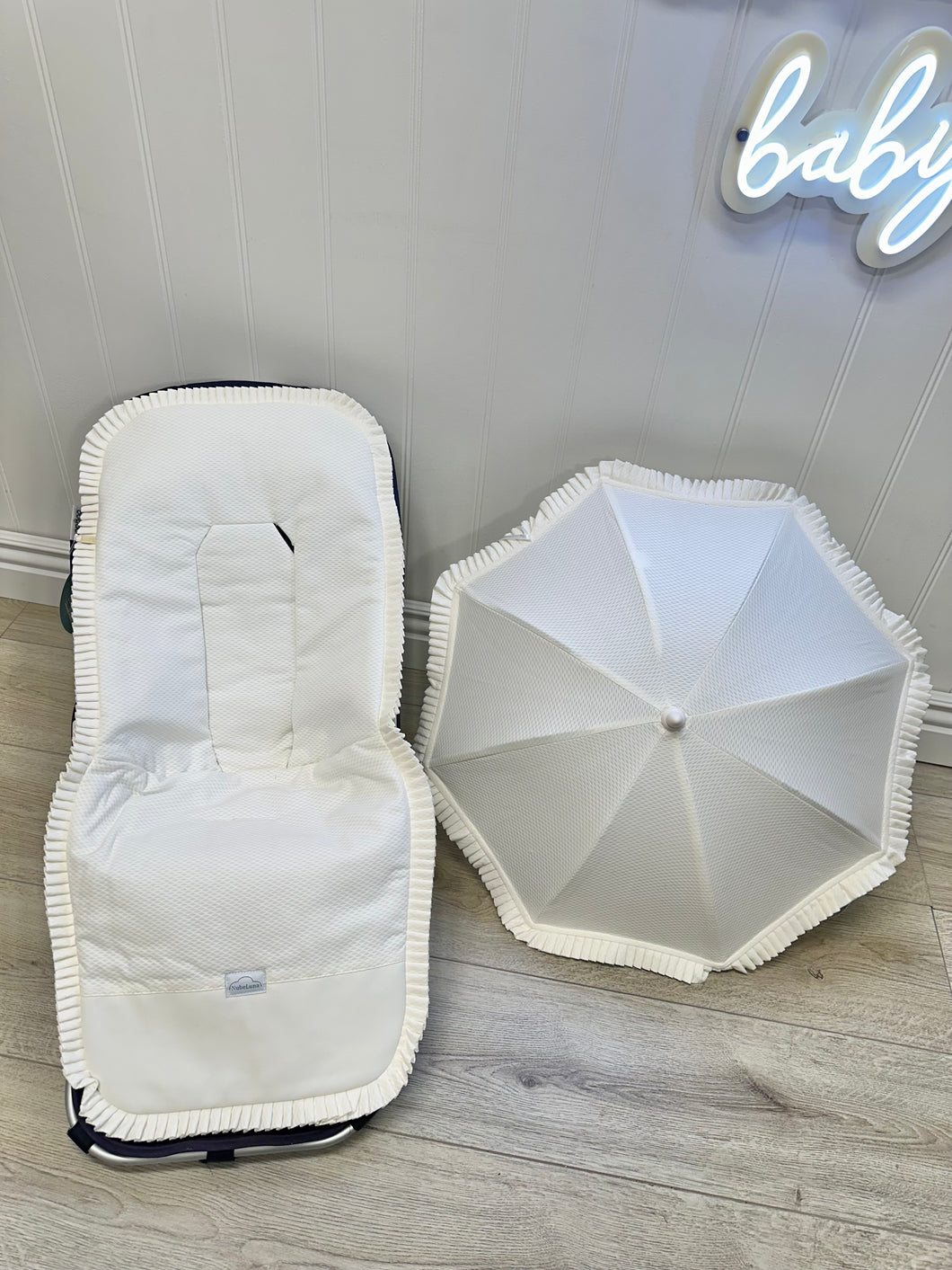 Beige/Cream Stroller Liner & Parasol