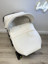 Load image into Gallery viewer, Cream Pompas DOONA