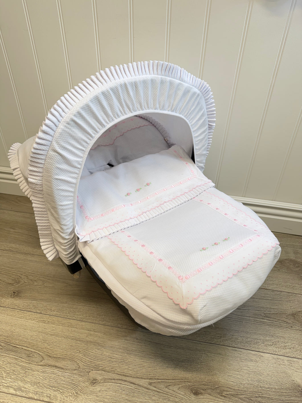 Group 0 Universal Car Seat Set White/Pink Carla